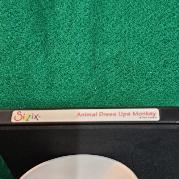 Sizzix Bigz Die Animal Dress Ups Monkey #655438 - Picture 6 of 11